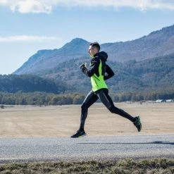 Best Sale โจ Kiprun Warm Regul Waterproof Running Windbreaker ๐ 32 Kiprun Warm Regul Waterproof Running Windbreaker