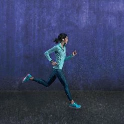 Running Garmin Vivoactive 3, GPS Music Smartwatch